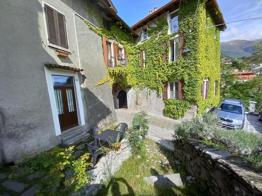 The Door Of The Castle Apartment Menaggio Exterior photo